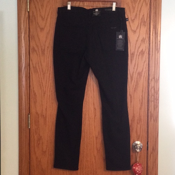 Rock & Republic Berlin Mid-Rise Skinny Distressed Knee Black Denim Jeans - Picture 2 of 9